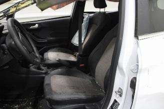 Ford Fiesta  picture 12