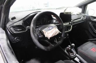 Ford Fiesta  picture 9