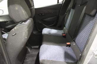 Peugeot 208  picture 12