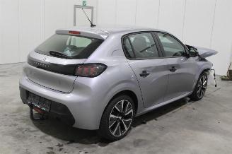 Peugeot 208  picture 3