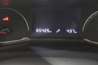 Peugeot 208  picture 13