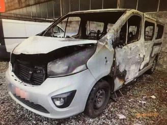 krockskadad bil auto Opel Vivaro 1600CC diesel 92KW euro6 2018/1