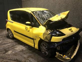 Vrakbiler auto Peugeot 1007 1400 diesel / 50KW 2006/1