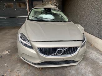 Démontage voiture Volvo V-40 2000CC - DIESEL - 88KW 2018/8