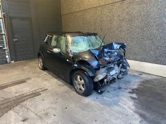 demontáž osobní automobily Mini One Mini One/Cooper (R50) Hatchback 2001 / 2007 One Hatchback  Diesel 1.364cc 65kW (88pk) FWD 2006/1