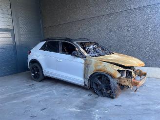 Vrakbiler auto Volkswagen T-Roc SUV 2018 2.0 TDI 150 4Motion 16V SUV  Diesel 1.968cc 110kW 4x4 2019/1