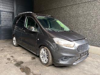 Vrakbiler auto Ford Tourneo Courier 2020 1.5 16V Diesel 73Kw 2020/8