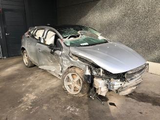Purkuautot passenger cars Volvo V-40 (MV) Hatchback 5-drs 2018 2.0 D2 16V Hatchback 4Dr Diesel 1.969cc 88kW (120pk) FWD 2018/10