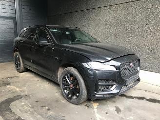 Uttjänta bilar auto Jaguar F-Pace SUV 2018 2.0 D 180 16V AWD SUV  Diesel 1.999cc 132kW (179pk) 4x4 2018/1