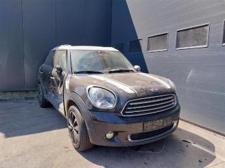 krockskadad bil auto Mini Countryman  2012/8