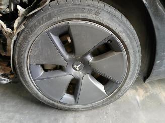 Tesla Model 3 Model 3, Sedan, 2017 Long Range AWD 75 kWh picture 18