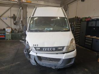 krockskadad bil auto Iveco Daily New Daily IV, Van, 2006 / 2011 35C14V, 35C14V/P, 35S14V, 35S14V/P 2010/12