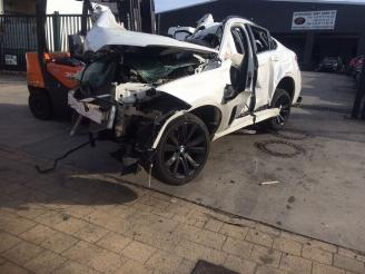 krockskadad bil bedrijf BMW X6  2016/6