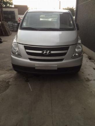 Coche siniestrado Hyundai  H1  2500CC/DIESEL 2010/1