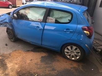 Vrakbiler auto Peugeot 108 1.2 benzine 2015/1