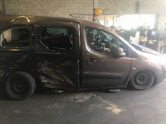 Uttjänta bilar auto Peugeot Partner 1600cc - diesel - 5vit 2015/1