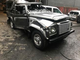 Land Rover Defender 2400CC - DIESEL - 6VIT picture 4