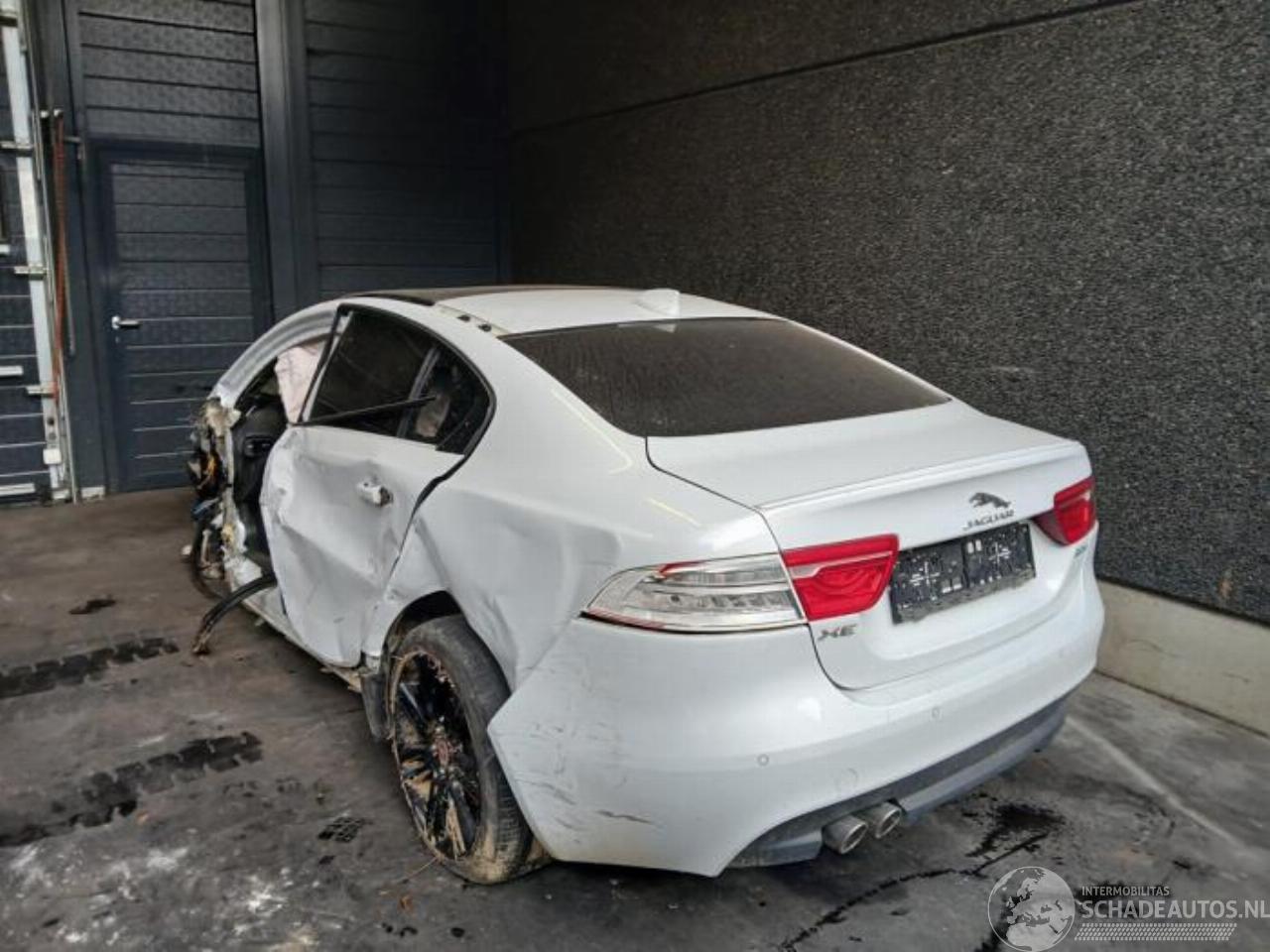 Jaguar XE XE, Sedan, 2015 2.0d 180 16V