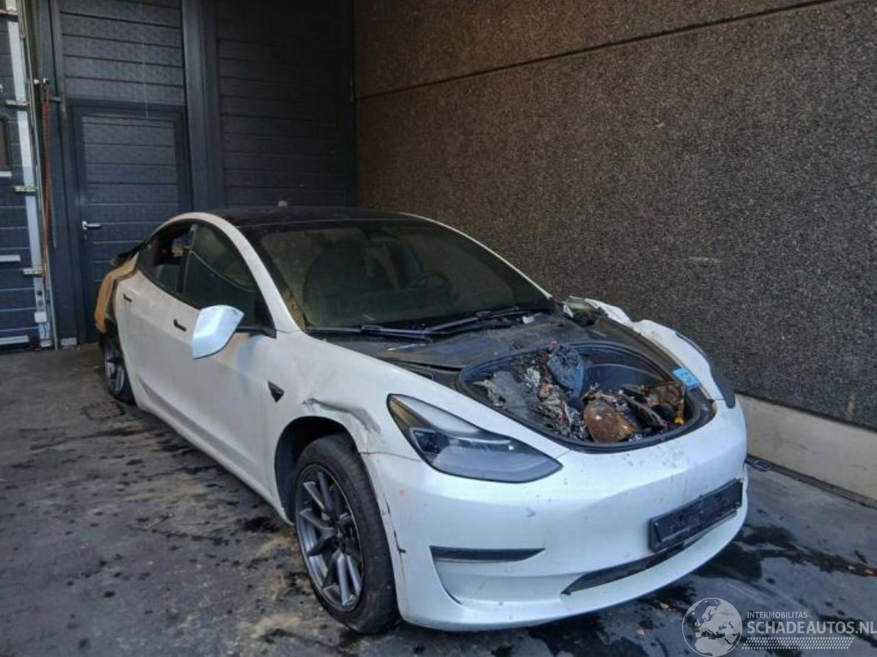 Tesla Model 3 Model 3, Sedan, 2017 Long Range AWD 75 kWh