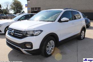 Vaurioauto  passenger cars Volkswagen T-Cross ESSENCE 2019/11