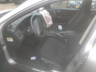 Volvo S-60  picture 4