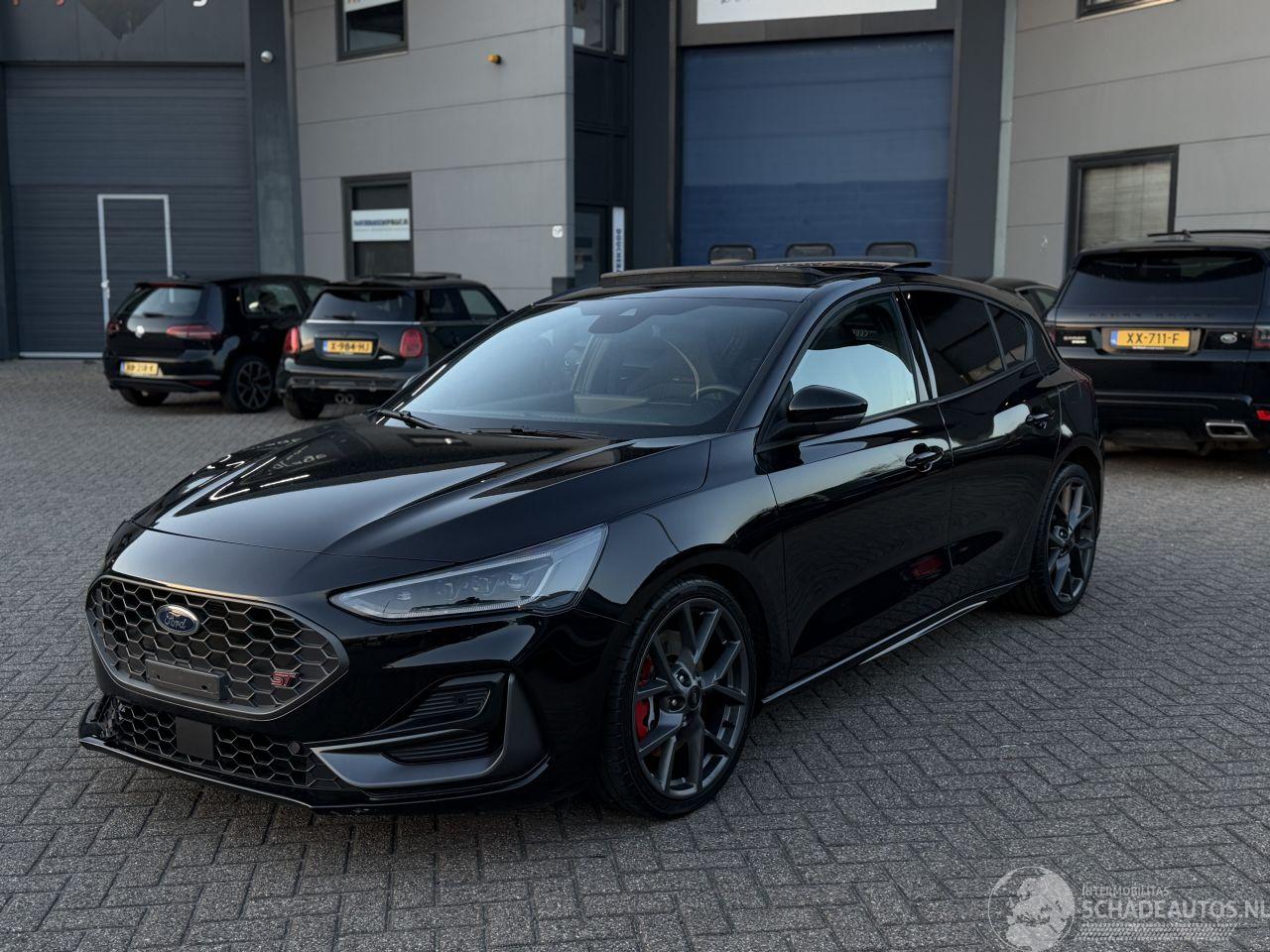 Ford Focus ST-X 280Pk Pano B&O Kuipstoelen