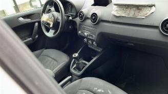 Audi A1 A1 Sportback (8XA/8XF), Hatchback 5-drs, 2011 / 2018 1.0 TFSI Ultra 12V picture 10