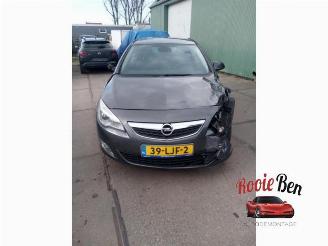 Vrakbiler auto Opel Astra Astra J (PC6/PD6/PE6/PF6), Hatchback 5-drs, 2009 / 2015 1.6 16V Ecotec 2010/4