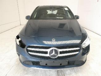 Mercedes B-klasse B 220 picture 2