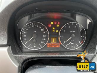 BMW 3-serie 318I picture 17