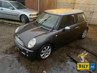 Autoverwertung Mini Cooper R50 2006/11