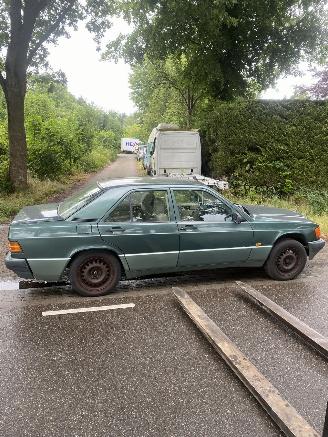 Mercedes 190-serie 190 E 1.8 picture 2