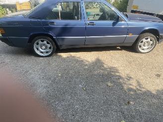 Mercedes 190-serie 190 E picture 4