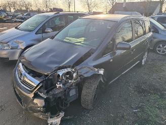 Opel Zafira  picture 2