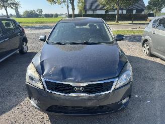Kia Cee d  picture 2