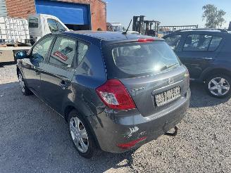 Kia Cee d  picture 7