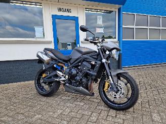 Triumph Street Triple 675 R picture 4