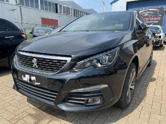 Vrakbiler auto Peugeot 308 308 (L3/L8/LB/LH/LP), Hatchback 5-drs, 2013 / 2021 1.2 12V e-THP PureTech 130 2020