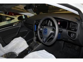 Volkswagen Golf  picture 5