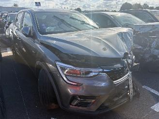 skadebil auto Renault Arkana ETECH145 2021/9