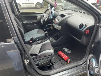 Toyota Aygo 1.0 airco picture 11