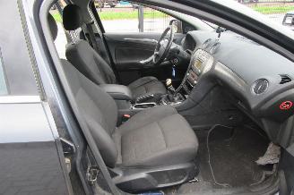 Ford Mondeo 2.0-16V Limited picture 11