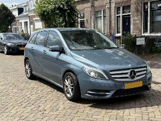 Mercedes B-klasse B180 NAP NL AUTO picture 4
