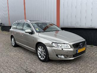 Volvo V-70 2.0 D4 Nordic+ AUTOMAAT EURO 6 picture 2