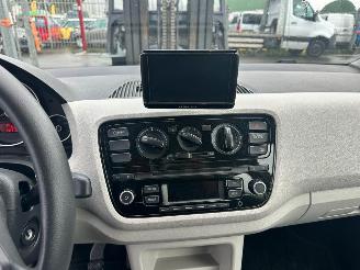 Volkswagen Up! 1.0 picture 11