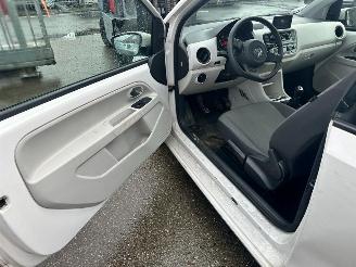 Volkswagen Up! 1.0 picture 17