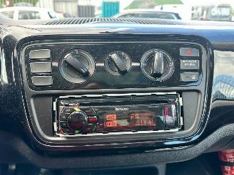 Volkswagen Up! 1.0 PANO picture 9