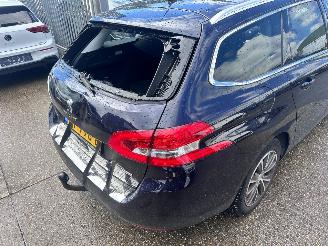 Peugeot 308 1.2 ALLURE picture 18