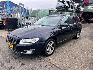 krockskadad bil auto Volvo V-70 2.0 D3 POLAR + 2016/4