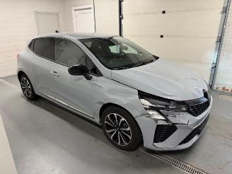 skadebil auto Renault Clio  2024/9